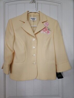 Studio 1 Petite Women's Pale Yellow Blazer w/ Floral Accent, NWT, Size 4 Petite